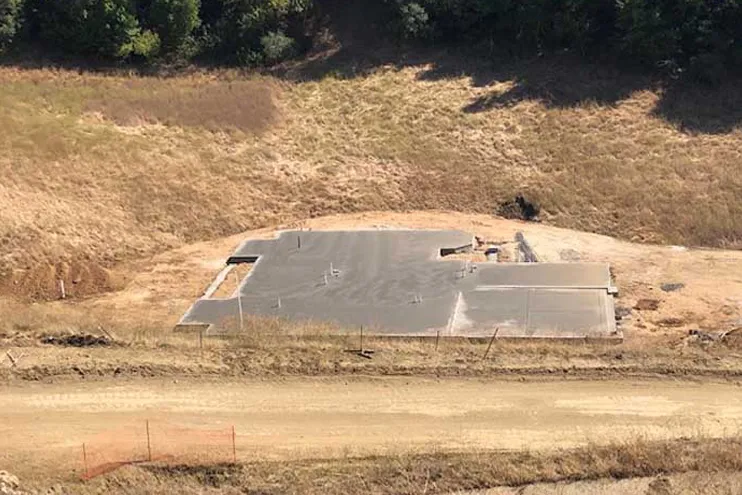 Construction crew concrete work new home foundation california 2 Construction crew concrete work new home foundation california 2